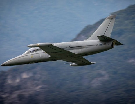Flyg med L-39 Albatros i Ancona, Italien