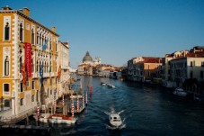 Venice: private gondola ride off the beaten path