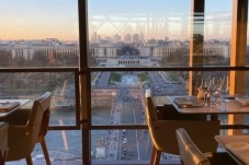 Déjeuner à la Tour Eiffel pour 2 - Menu Brasserie sans boissons - Paris (75)