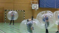 Upplev sportaktiviteten bumperball i mellersta delen av Sverige 