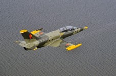 Flyg ett stridsflygplan i Tyskland - 20 minuter