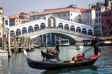 Venice: private gondola ride off the beaten path