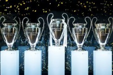 Tour Bernabéu & Museo de Cera Madrid para 2 Adultos + 2 niños (de 4 a 12 años)
